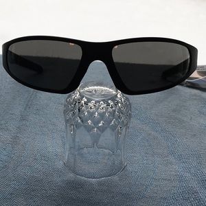 Liquid sun glasses